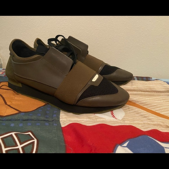 balenciaga road runners